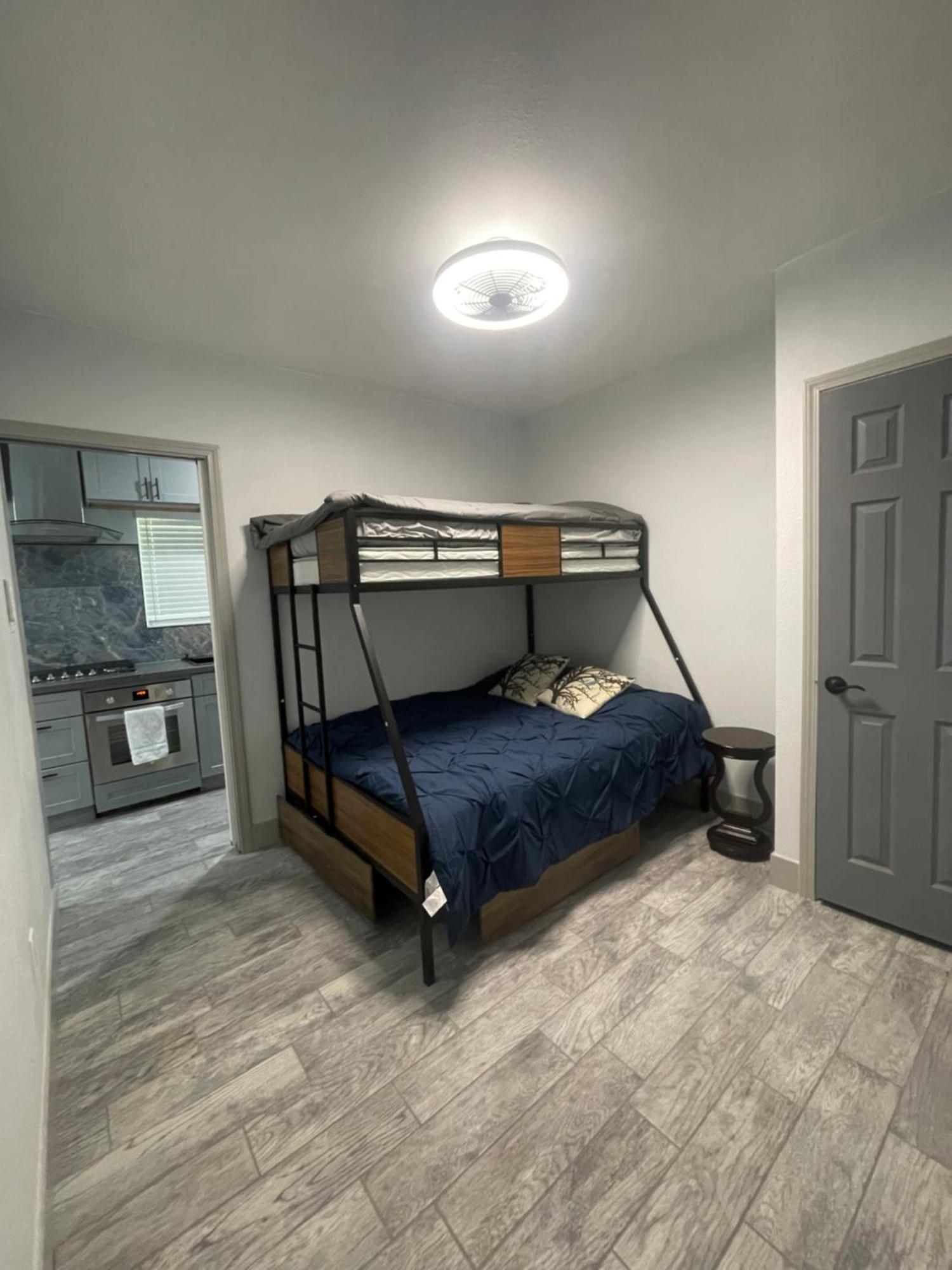 Two Bedroom Midtown Beauty * Sacramento